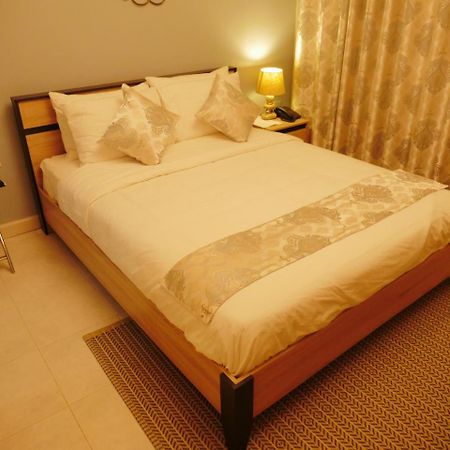 Hotel Ivory Castle Limited Kampala Esterno foto