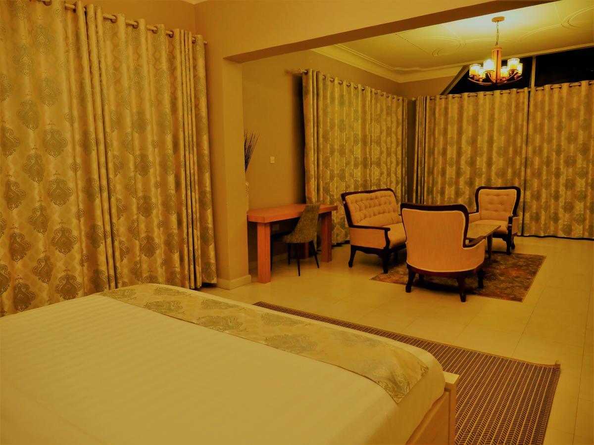 Hotel Ivory Castle Limited Kampala Esterno foto