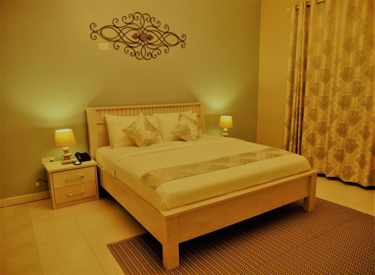 Hotel Ivory Castle Limited Kampala Esterno foto