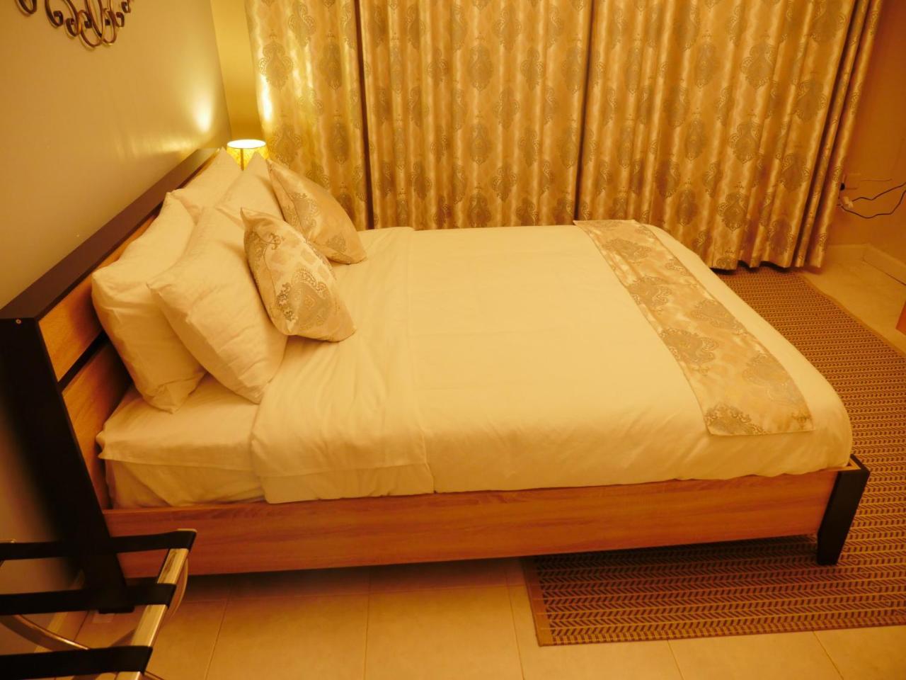 Hotel Ivory Castle Limited Kampala Esterno foto
