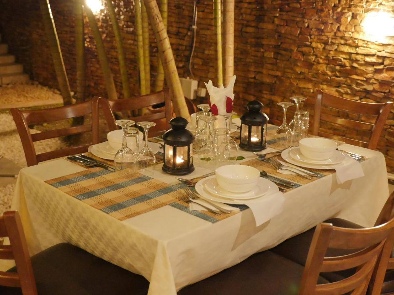 Hotel Ivory Castle Limited Kampala Esterno foto